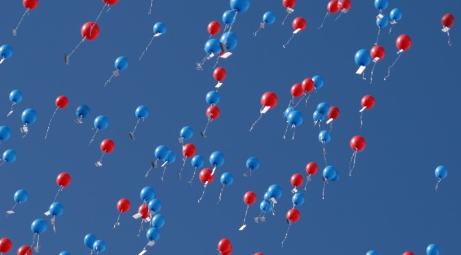 Toy_balloons_red_and_blue